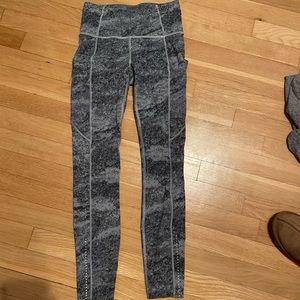 FAST AND FREE LULULEMON LEGGINGS